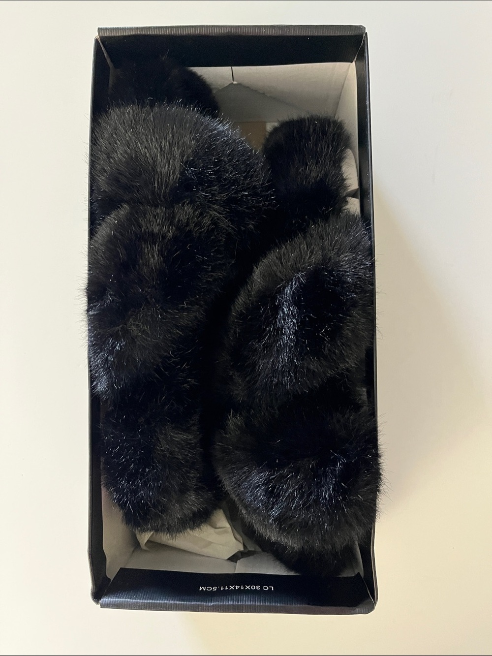 J/SLIDES Black Faux Fur Slide Sandals/slippers Womens size 7 M brand new